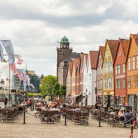 Dinbnb Apartments I Historical Two-Floor Apartment With Rooftop Panorama I 1645 Heritage Bergen Buitenkant foto