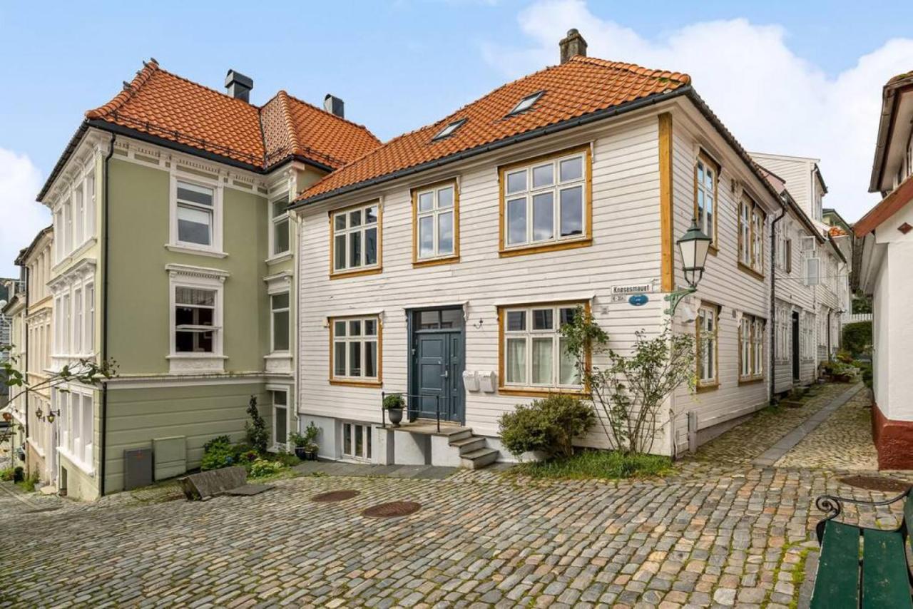 Dinbnb Apartments I Historical Two-Floor Apartment With Rooftop Panorama I 1645 Heritage Bergen Buitenkant foto