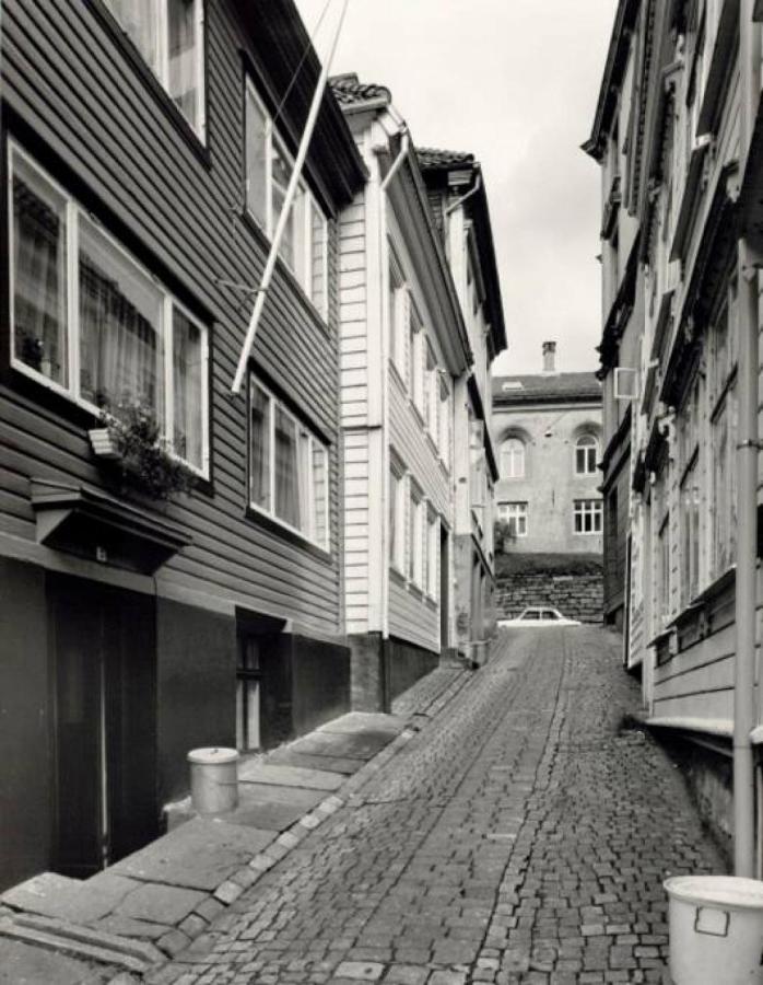 Dinbnb Apartments I Historical Two-Floor Apartment With Rooftop Panorama I 1645 Heritage Bergen Buitenkant foto